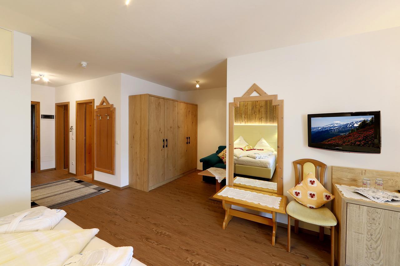 Hotel Kristall Falzes Ngoại thất bức ảnh