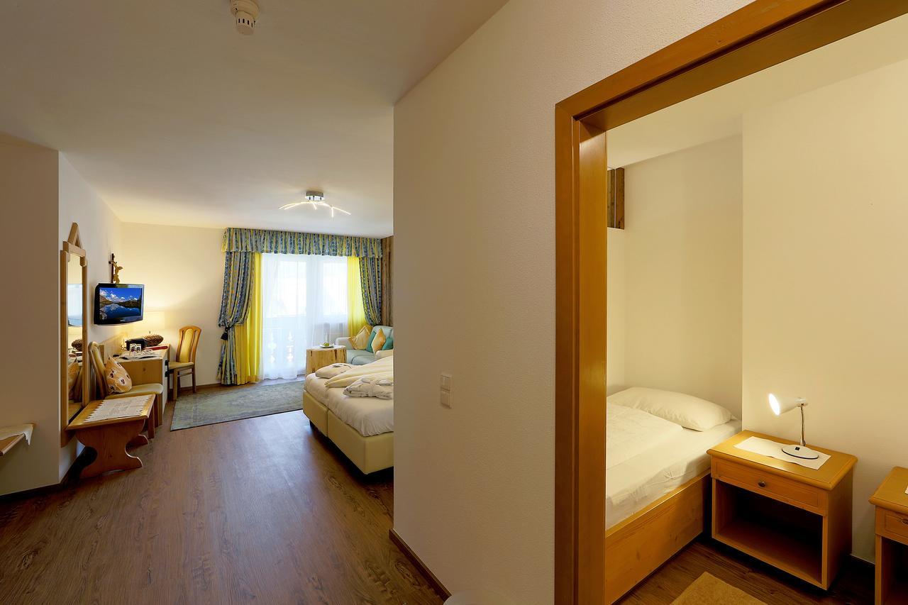 Hotel Kristall Falzes Ngoại thất bức ảnh